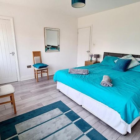 Villa Airport Reach Southend-on-Sea Exterior foto