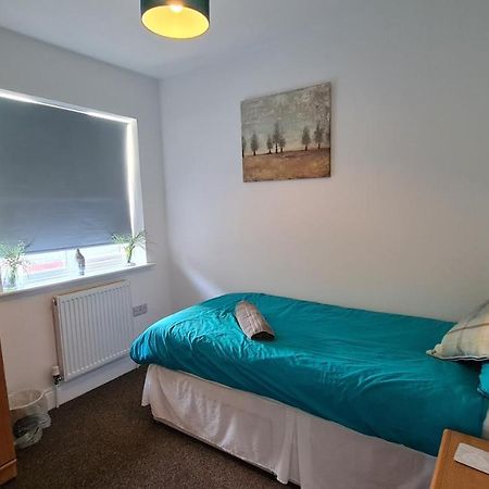 Villa Airport Reach Southend-on-Sea Exterior foto