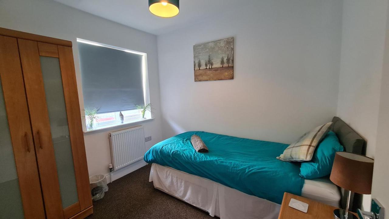 Villa Airport Reach Southend-on-Sea Exterior foto
