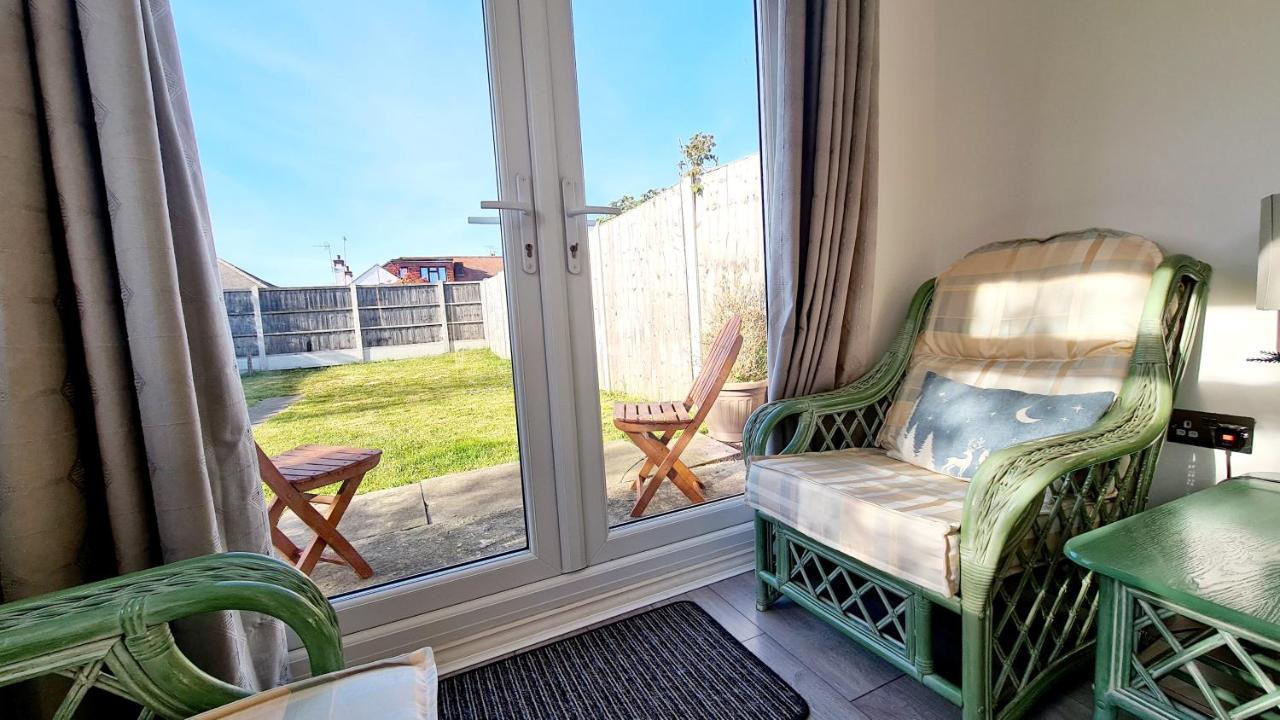 Villa Airport Reach Southend-on-Sea Exterior foto