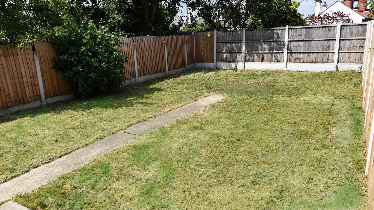 Villa Airport Reach Southend-on-Sea Exterior foto