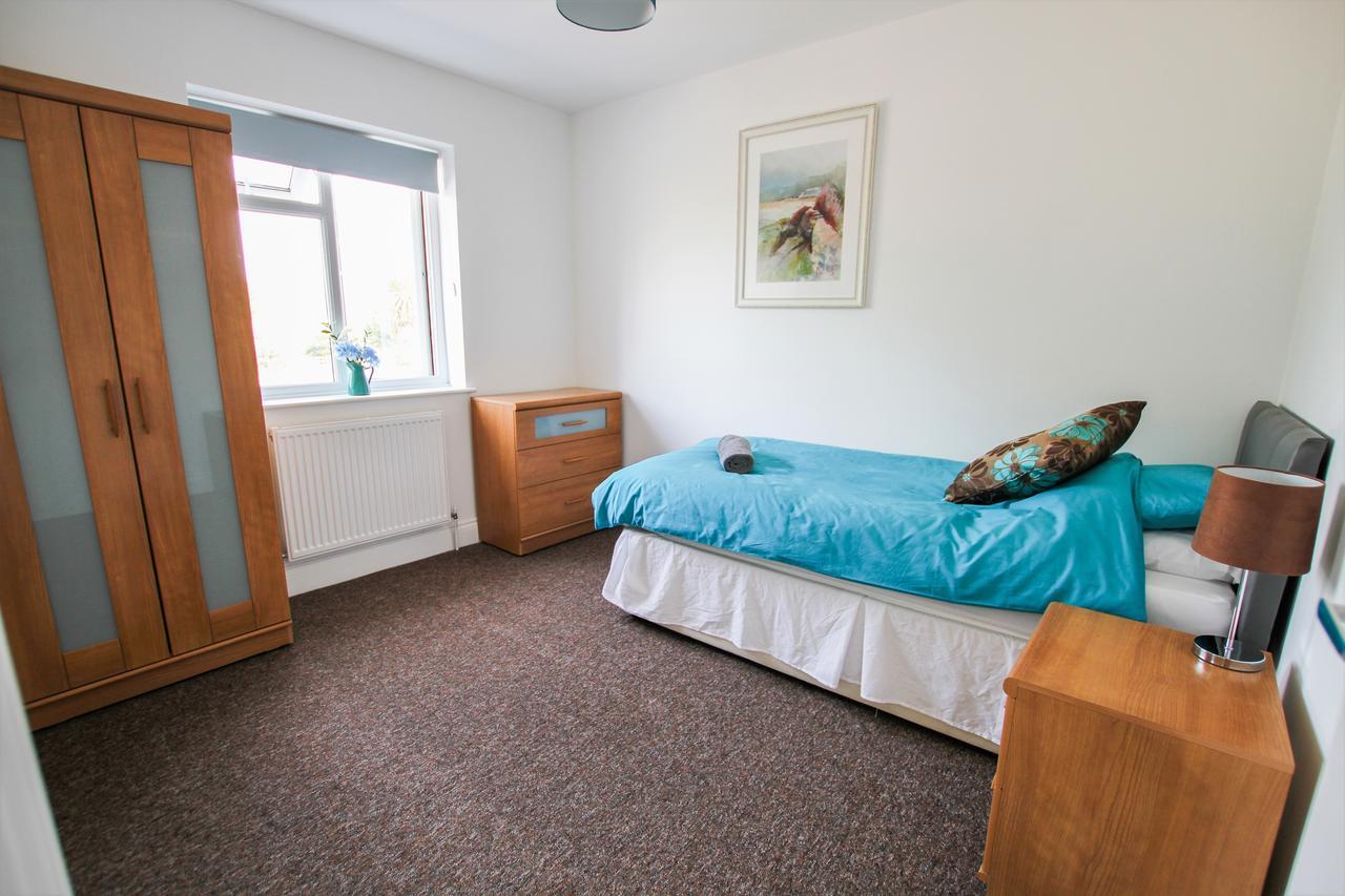 Villa Airport Reach Southend-on-Sea Exterior foto